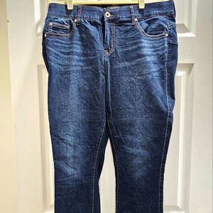 Torrid Bombshell skinny crop / capris size 16